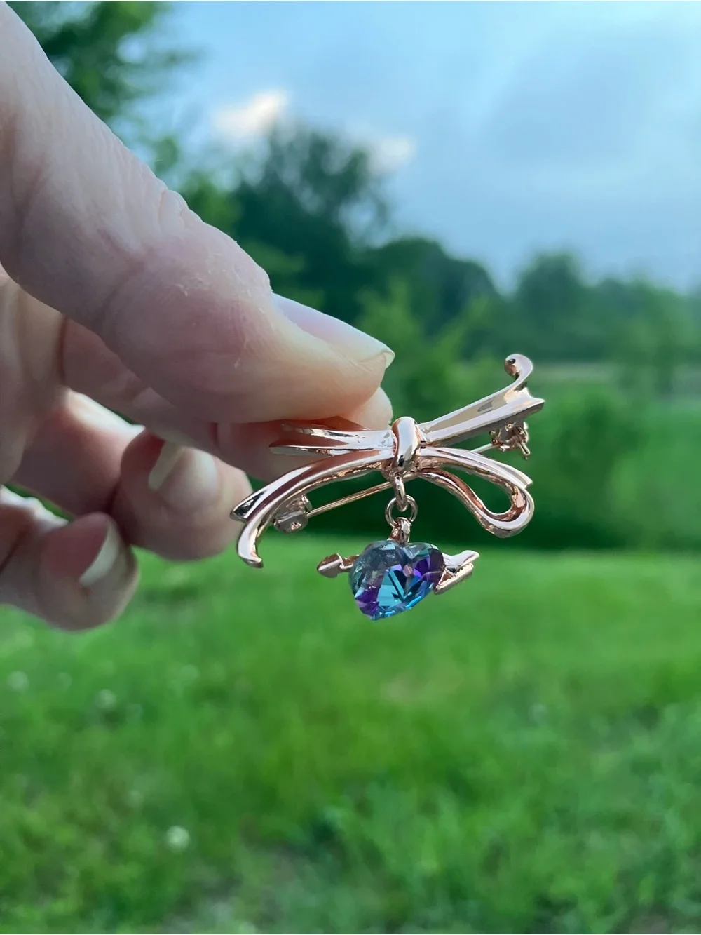 Rose Gold Bow with Hanging Purple & Blue Crystal Heart Brooch INCLUDES GIFT BOX